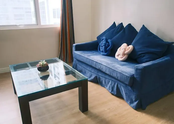 5-mins Sm Aura Cozy 2br Free Parking *